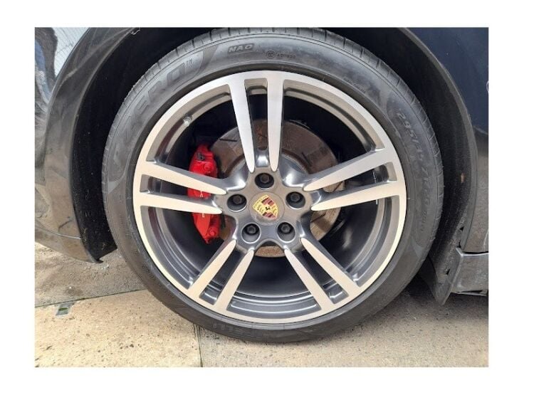 Smooth Operator Wanted – Take Over This Sleek Repair Business! Photo 2