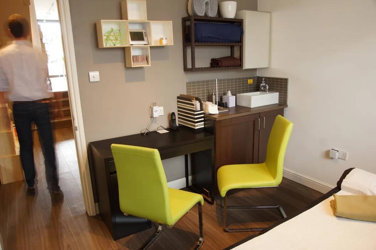 Fully fitted 3-room osteopathy/MSK premises + optional business purchase (Pitshanger Lane, W5)