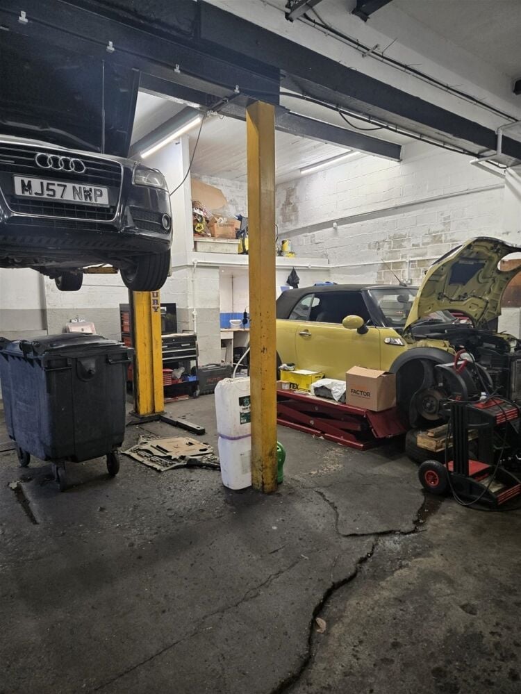 HIGHLY REGARDED MOT AND VEHICLE REPAIR BUSINESS