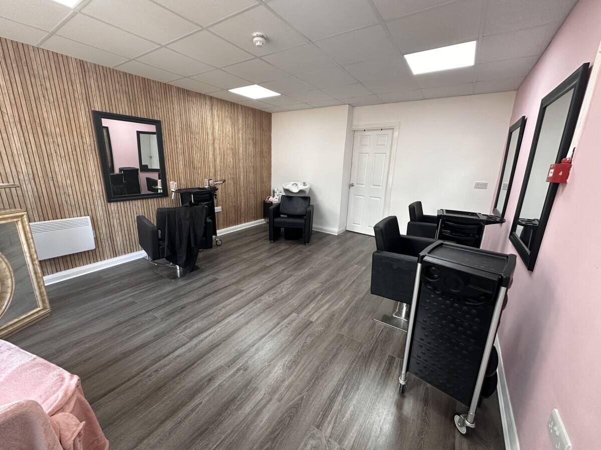 Town centre salon 