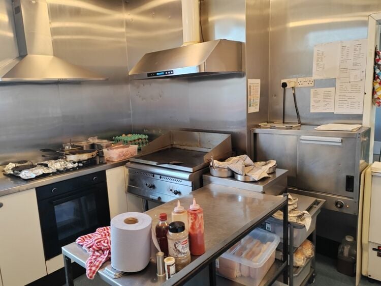 Brew-tiful Opportunity in Brighouse! Photo 2
