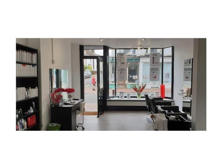 Snip Up This Stylish Salon in Tunbridge Wells! Photo 2