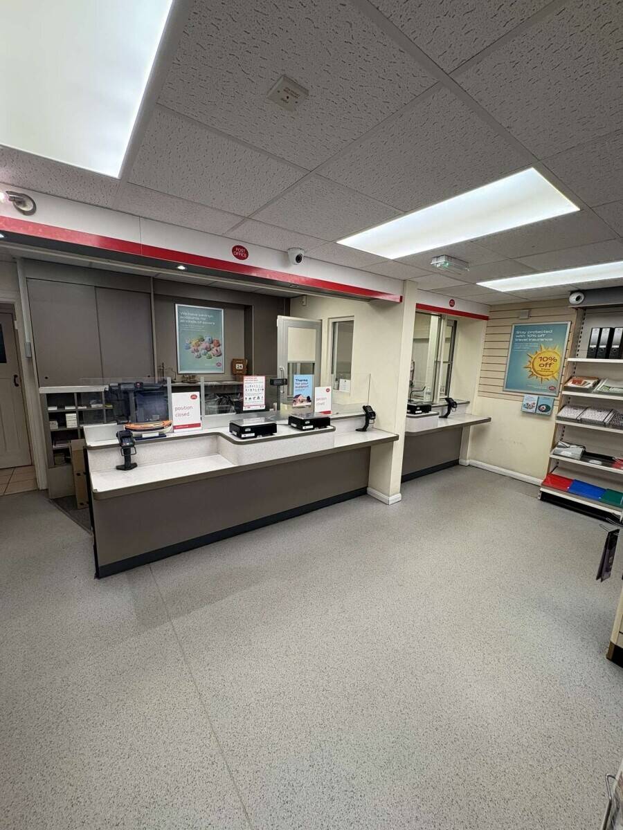 Mains Post Office in Popular Coastal Town Photo 2