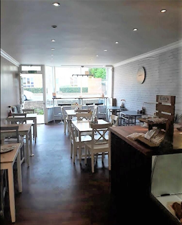 LEASEHOLD
SANDWICH/COFFEE SHOP