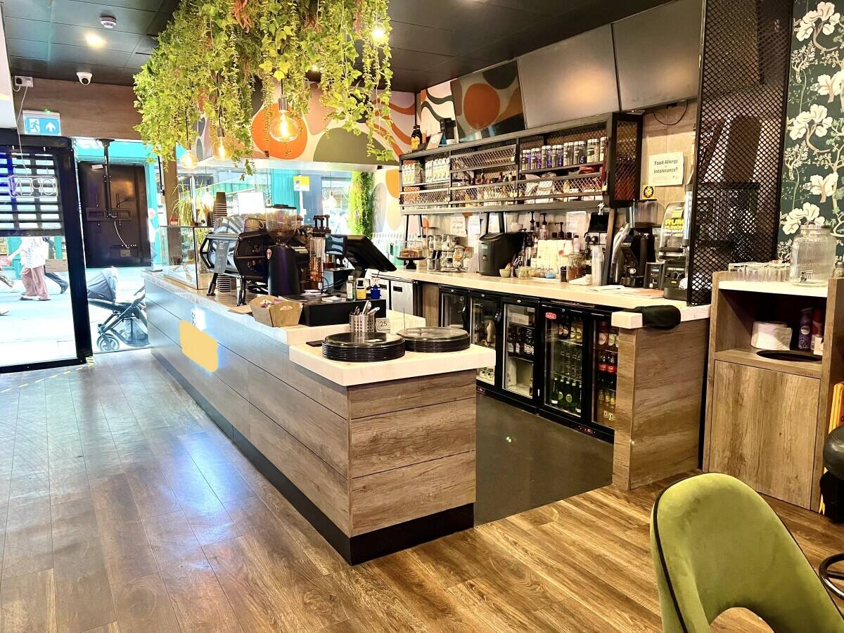 4AM LICENCE, HIGH FOOTFALL, NOTTINGHAM CITY CENTRE. NG1. MULTIPLE USES.  ‘FOR SALE’. Photo 2
