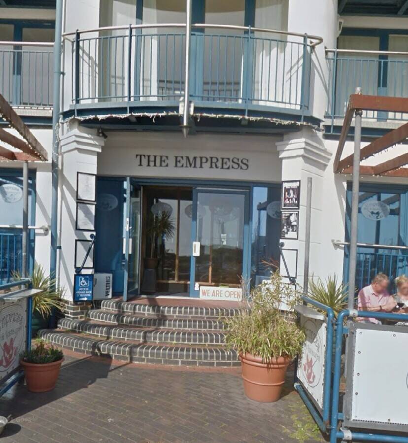 Bar, Restaurant, Cafe  - Waterside location Photo 2