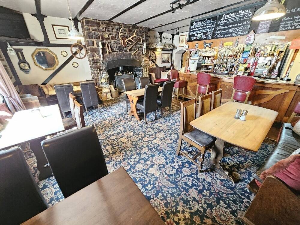 Devon Village Inn With 5 Letting Rooms, a Letting Apartment and 3 Bedroom Owners Accommodation