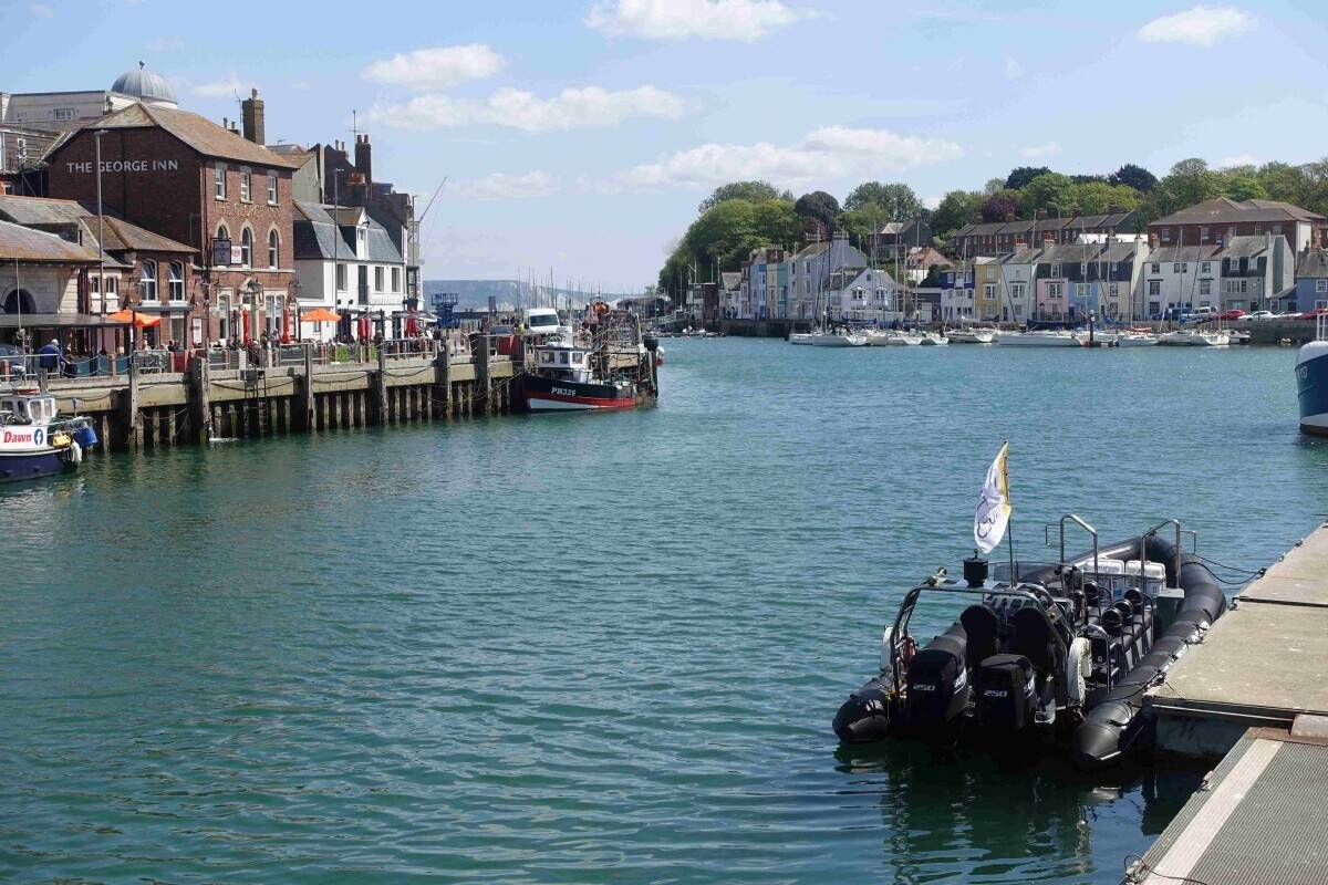 Prominent Harbourside Bar Restaurant Weymouth with Living Accommodation Photo 2