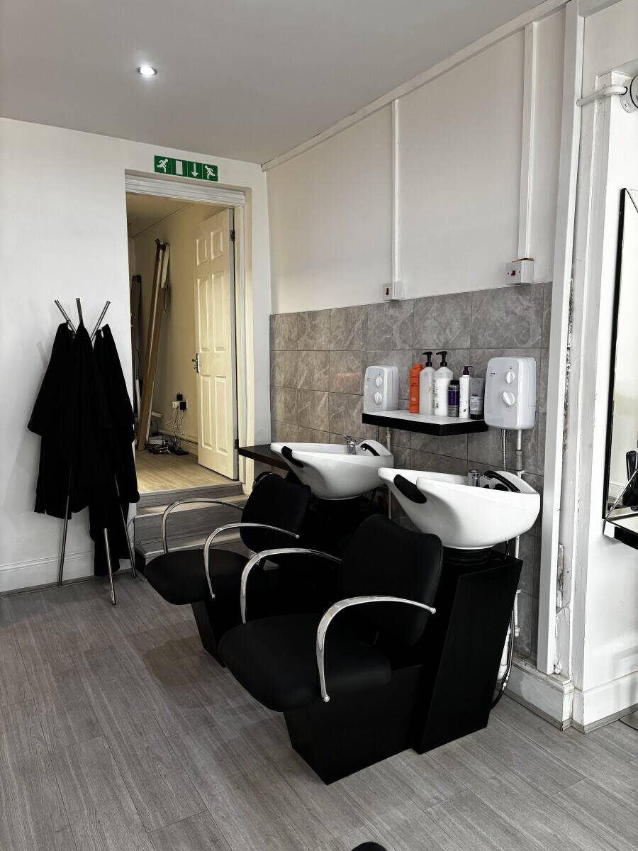 Oxford Blonde Hairdressers, Liverpool