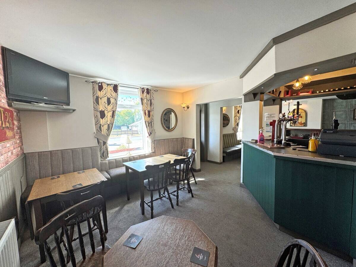 18TH CENTURY VILLAGE PUB IN EAST YORKSHIRE