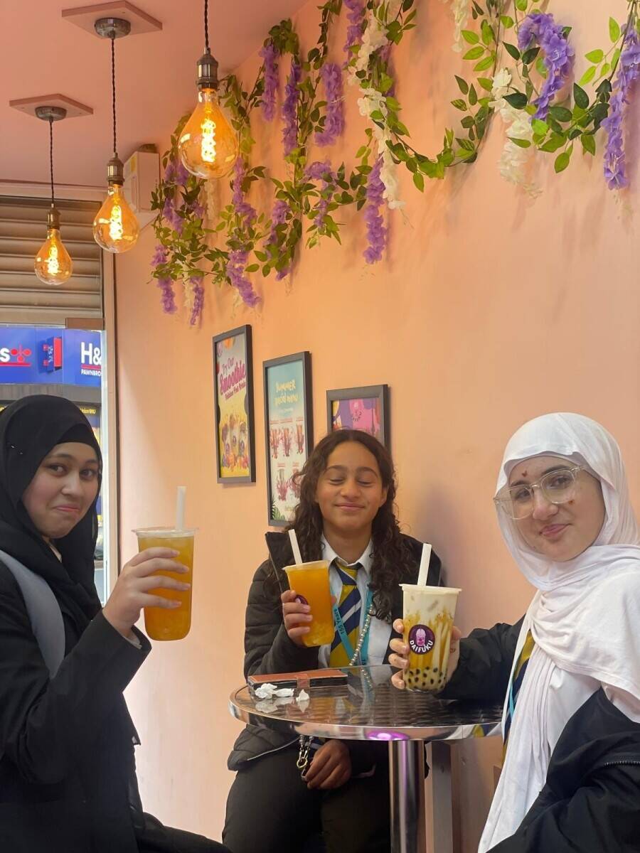 Fast growing Bubble tea shop for sale