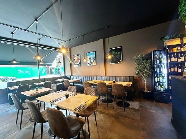 Italian Café Restaurant & Wine Bar for Sale