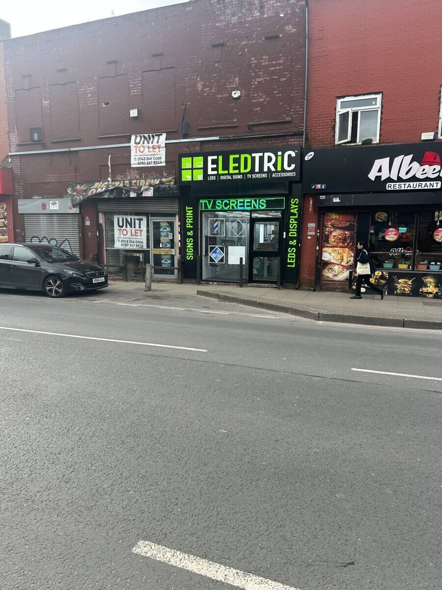 LED lighting, Displays, Digital screen shop located on a busy Bury new road with a potential to convert to other lines Photo 2