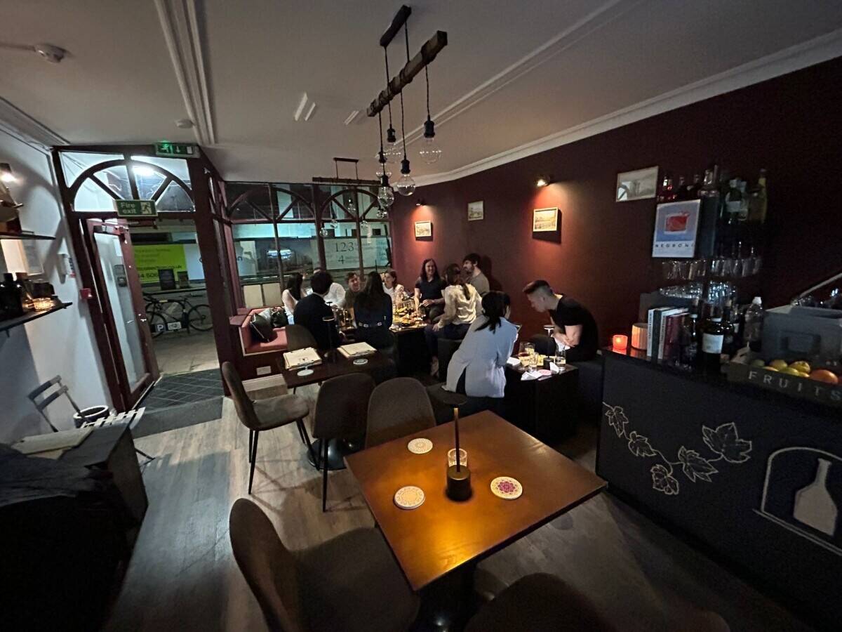 Successful cafe/wine bar/restaurant Photo 2
