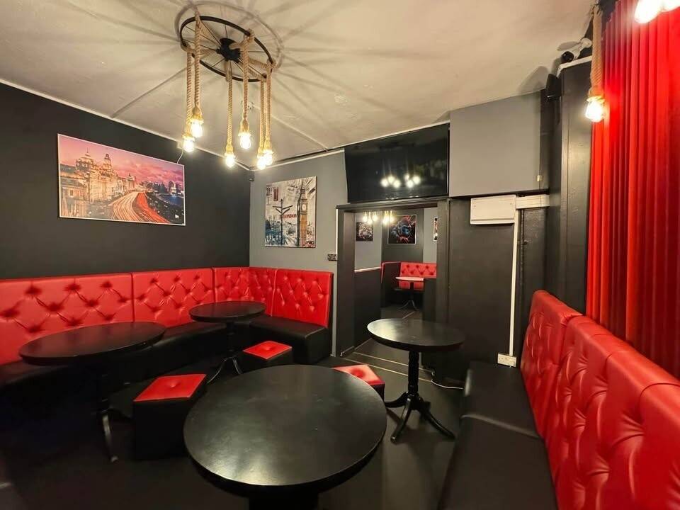 Cocktail and Music Bar in LLangollen for sale Photo 2