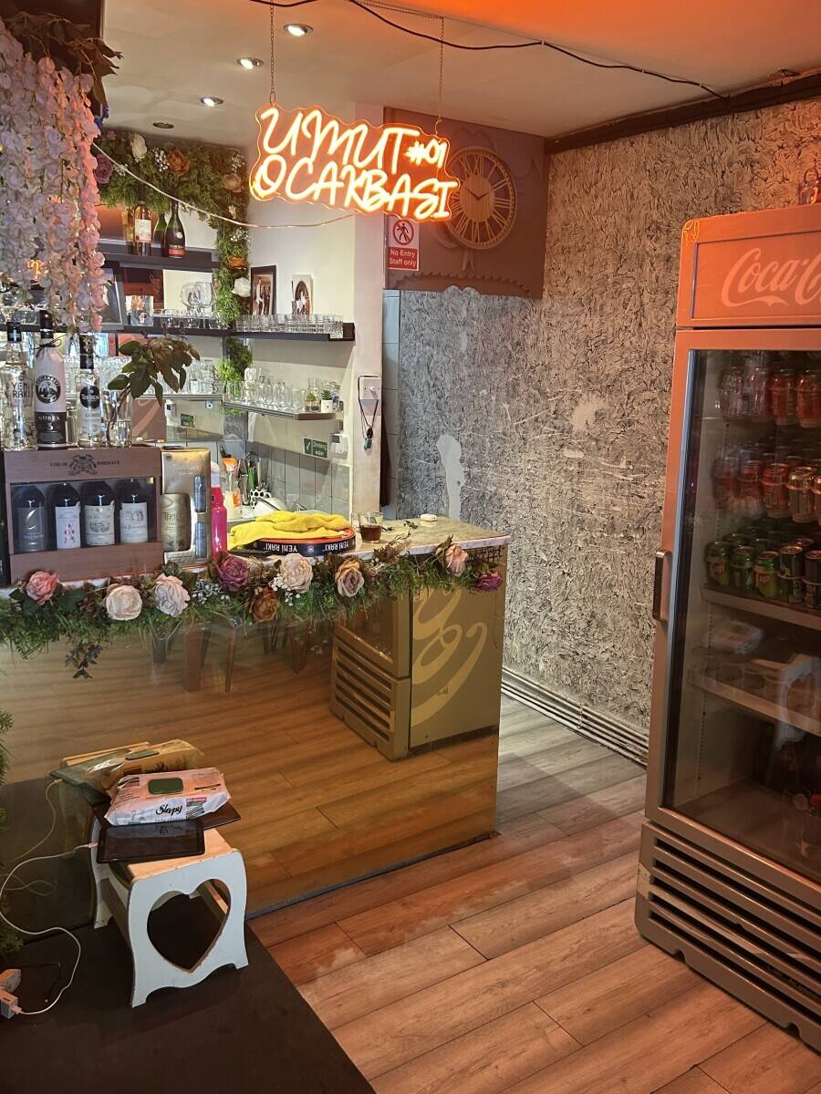 Established Turkish Restaurant with 2 bedroom flat upstairs included. Photo 2