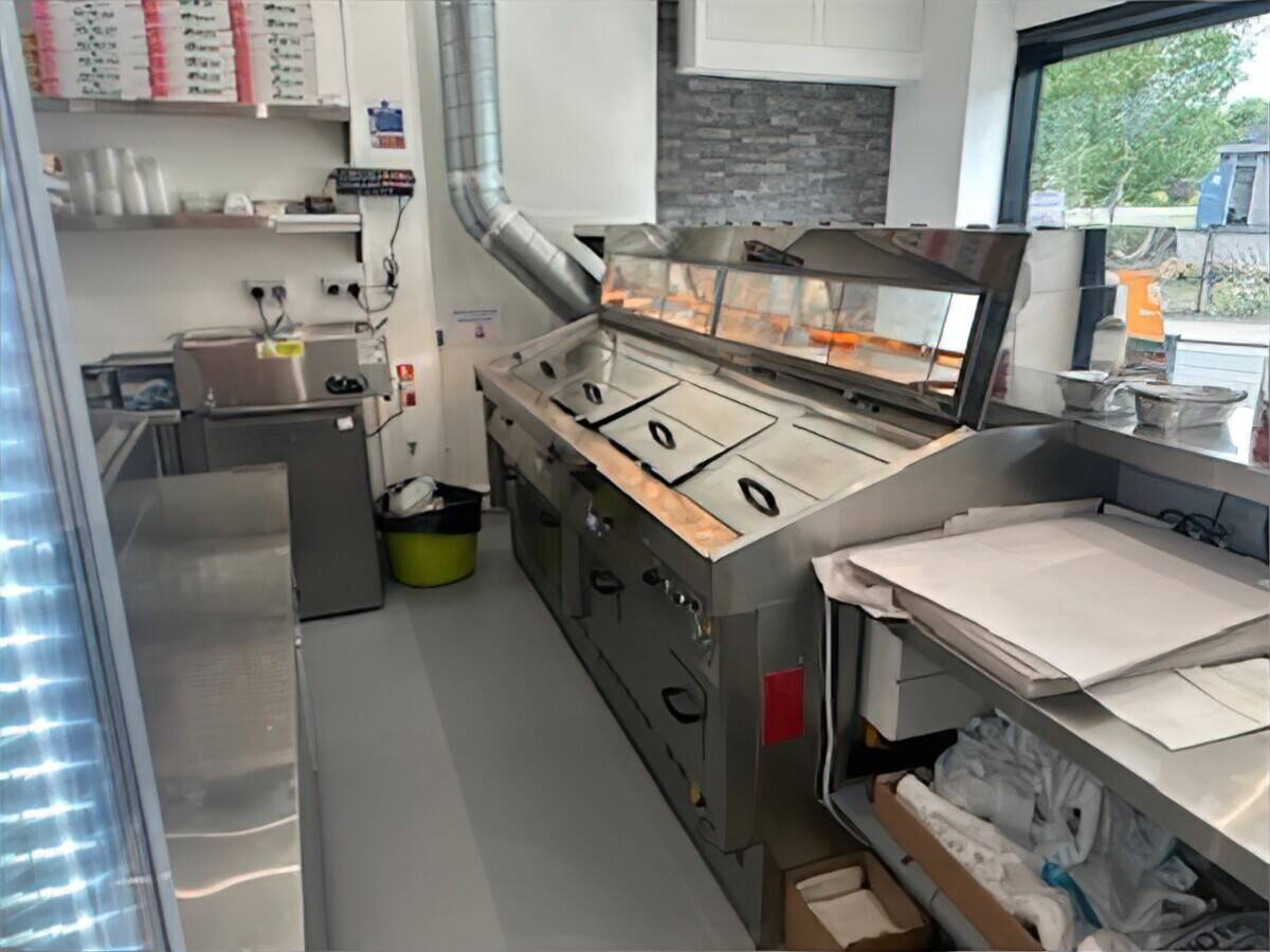 FISH CHIPS AND PIZZA TAKEAWAY IN TYNE AND WEAR Photo 2