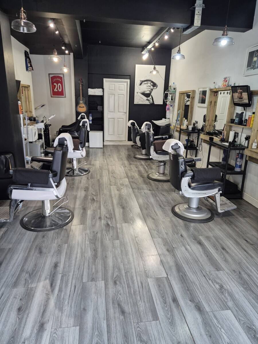 Established barber shop advertising ending Photo 3