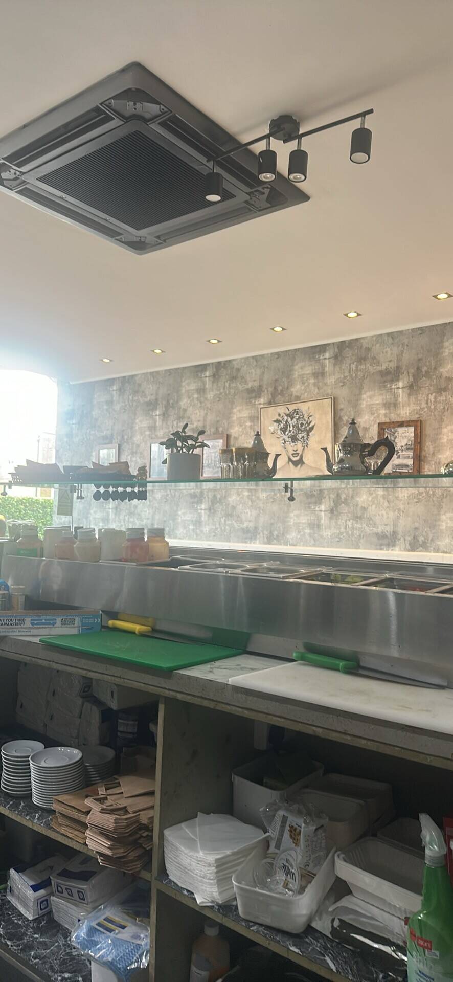 Well-established cafe for sale in Isleworth