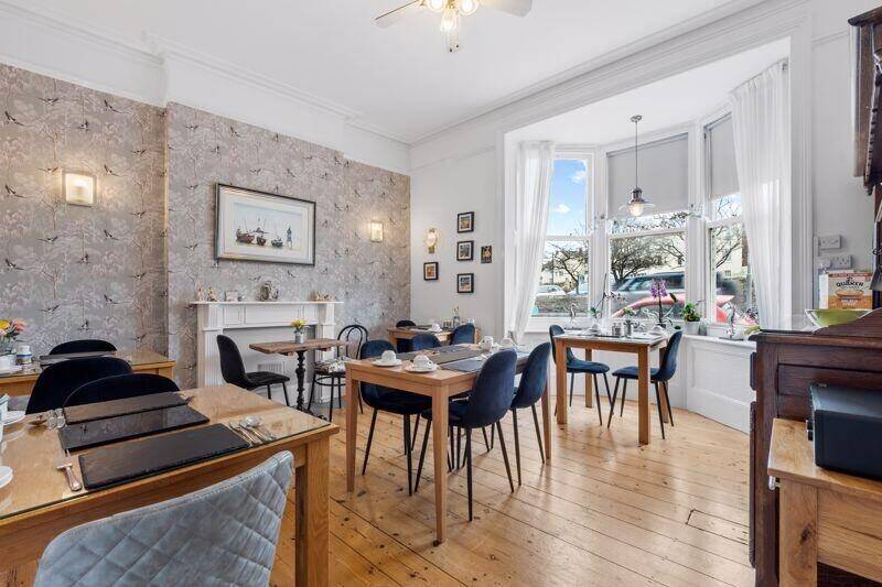A Rare Freehold Guest House for sale in Weymouth with Car Park! Photo 2
