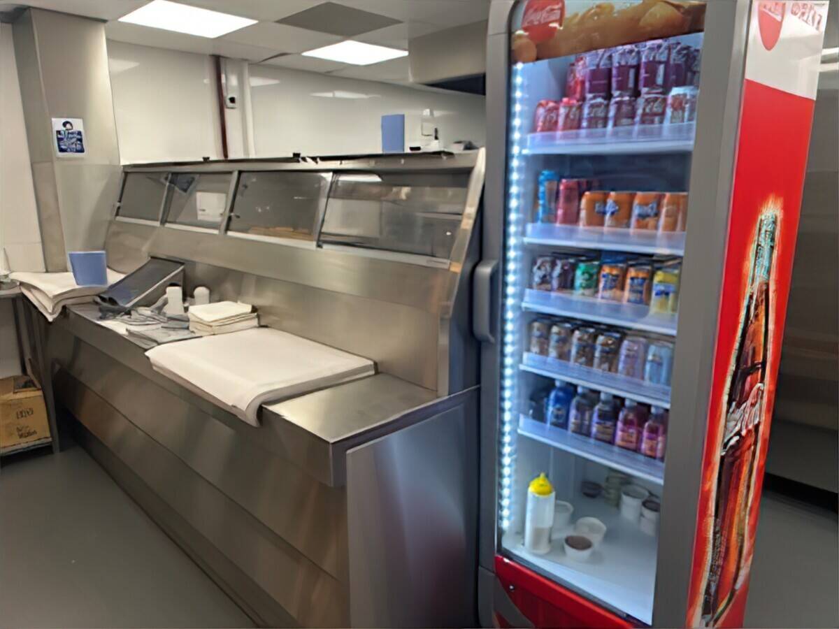 TRADITIONAL FISH AND CHIPS TAKEAWAY IN PRIME LOCATION IN TEESSIDE Photo 2