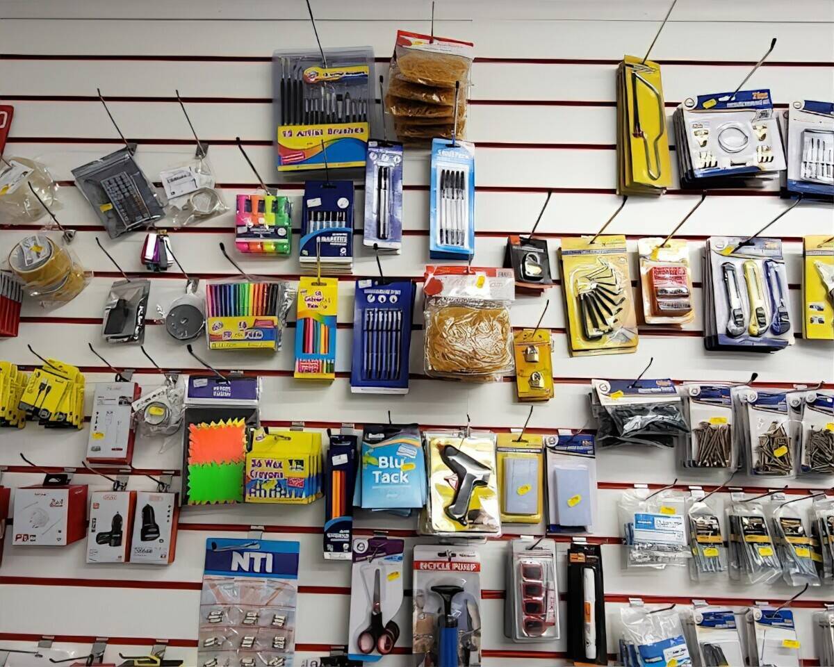 Convenience store in Residential area, Edinburgh Photo 3