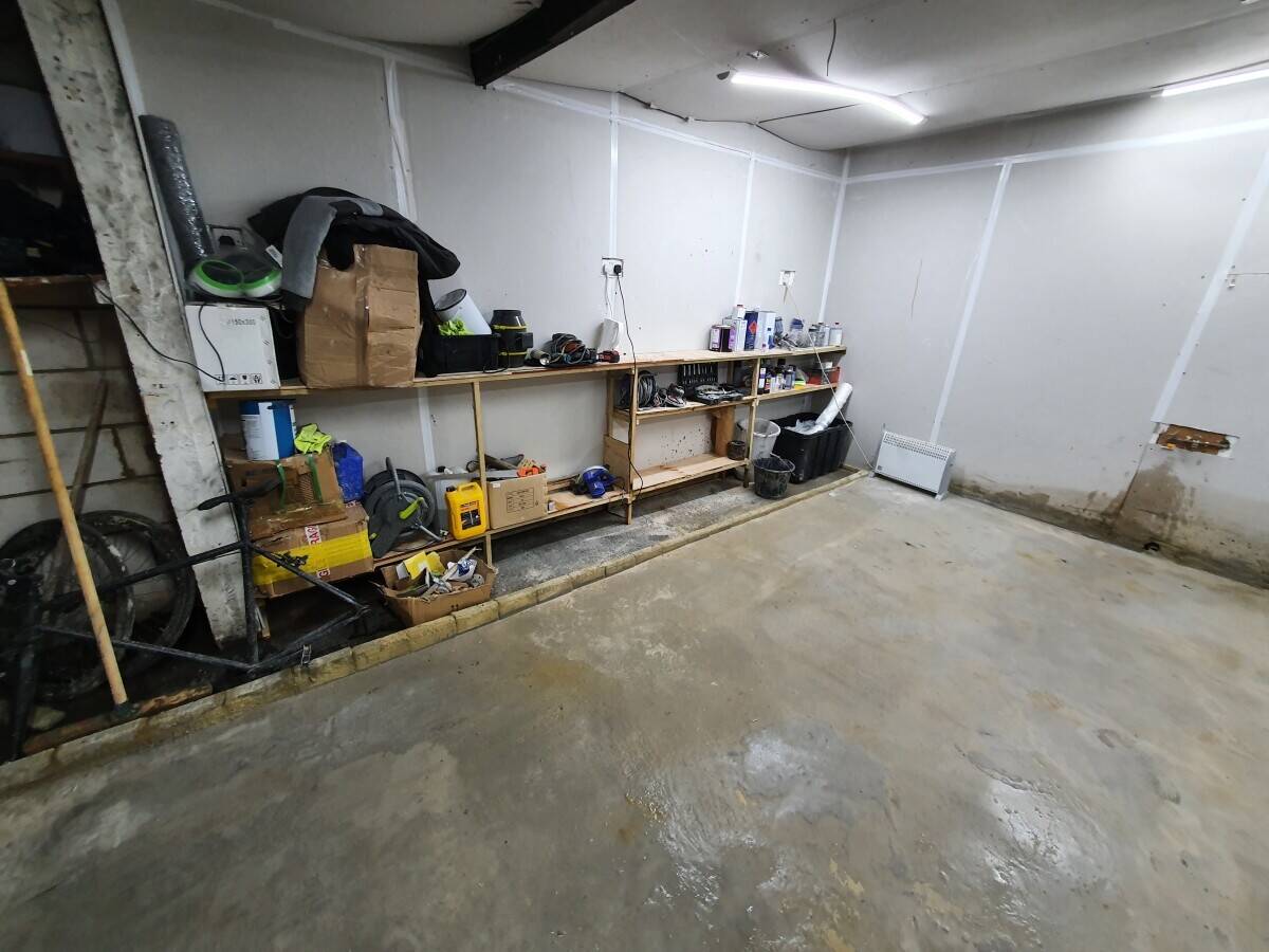 Body Repair Garage