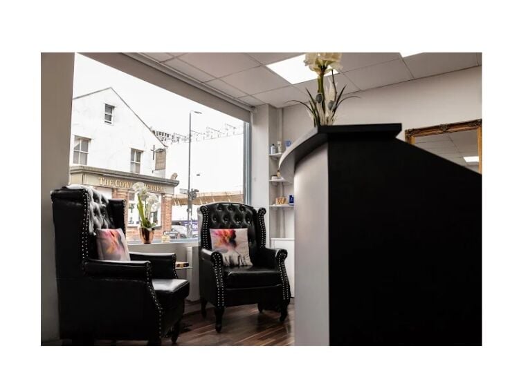 Style & Success in Oxford – Salon & Academy for Sale!
