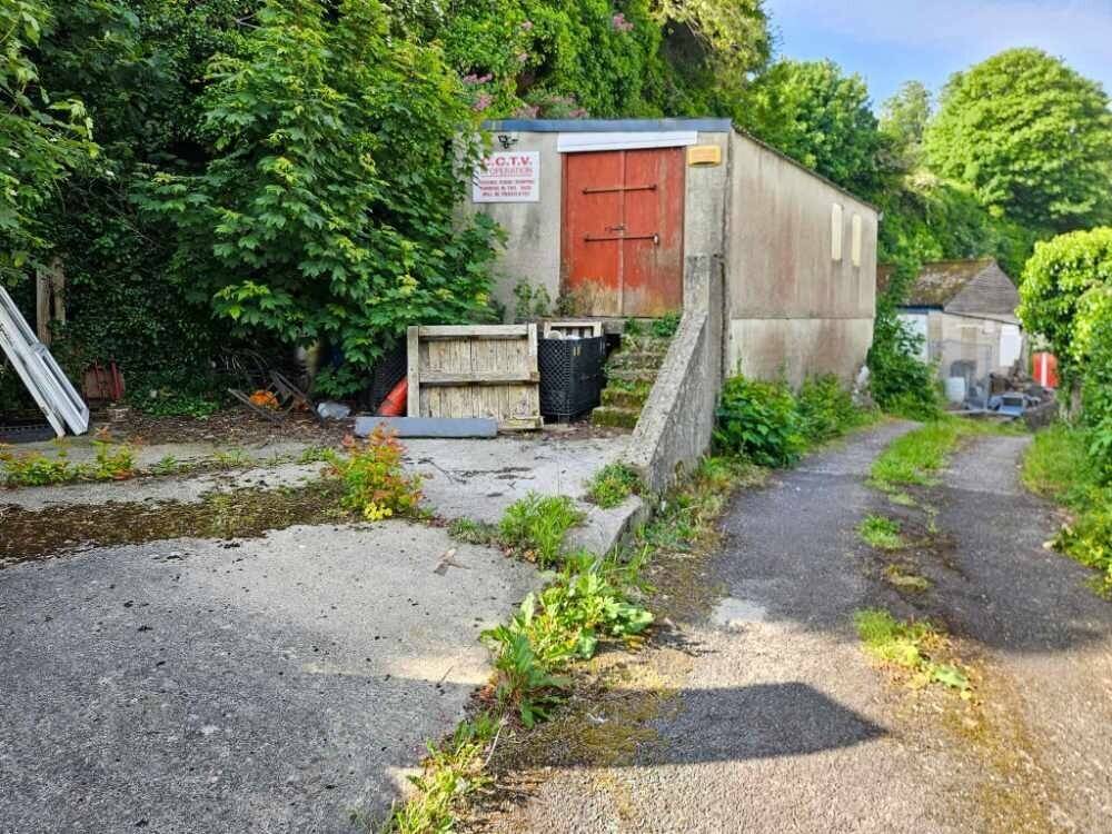 A Great Opportunity to Aquire a Substantial Storage Site in Brixham Photo 2