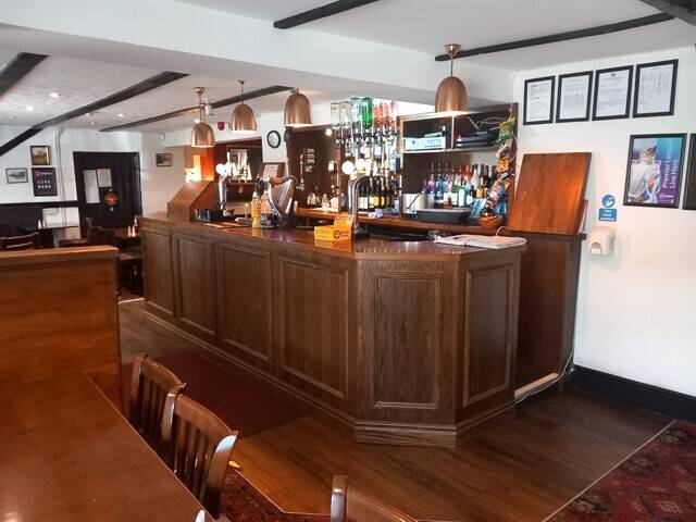 SOUTH WALES - WELL-ESTABLISHED AND HIGHLY PROFITABLE PUBLIC HOUSE WITH FOOD-LED BUSINESS