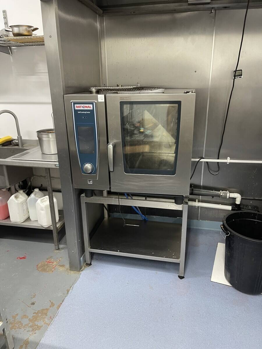 Excellent location dark kitchens for sale - VERY SPACIOUS Photo 2