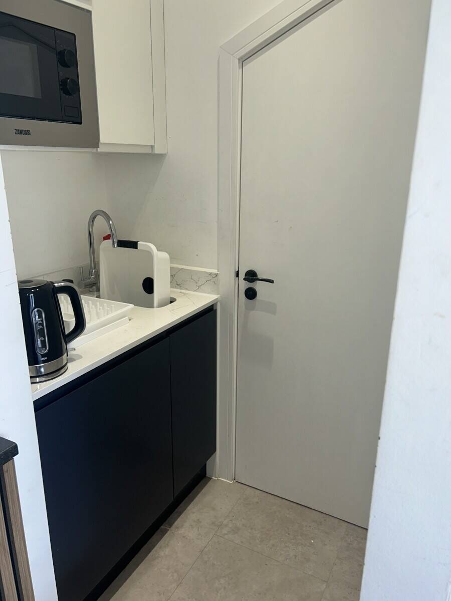 Coffee shop for sale in redhill RH1