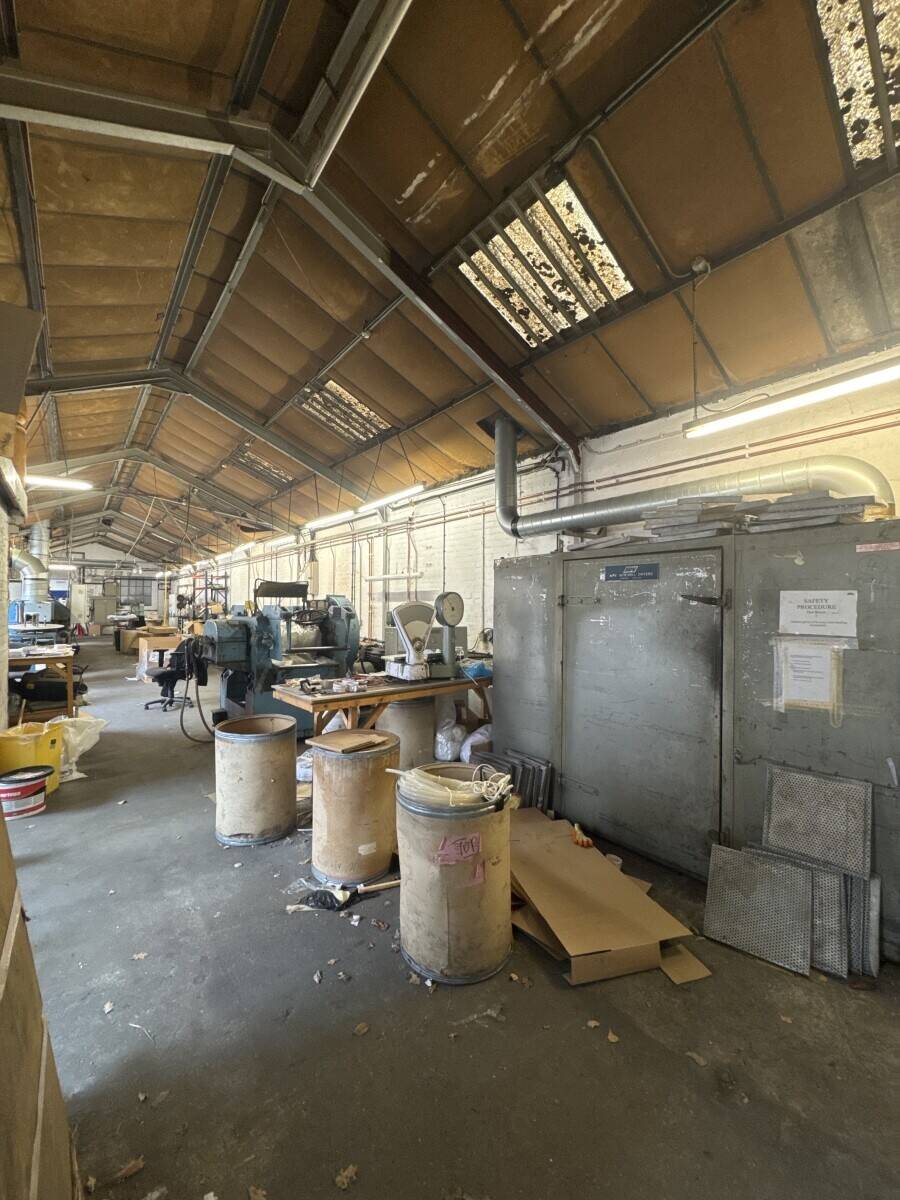 Rubber products manufacturing factory Photo 2