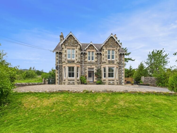 Victorian Residence with Cottage, Stunning Views, Prime Pitlochry Location Photo 2
