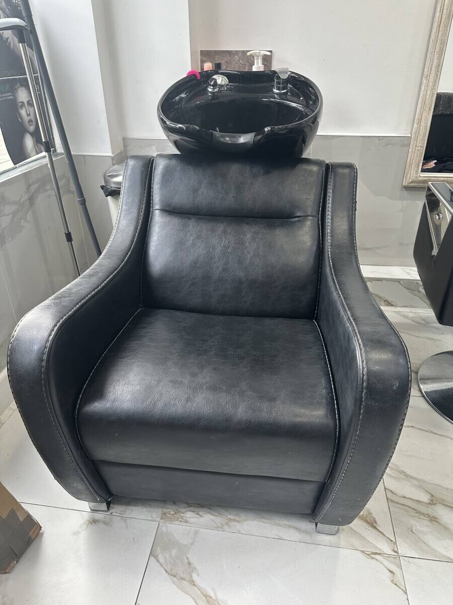 Hair & Beauty salon for sale Photo 2