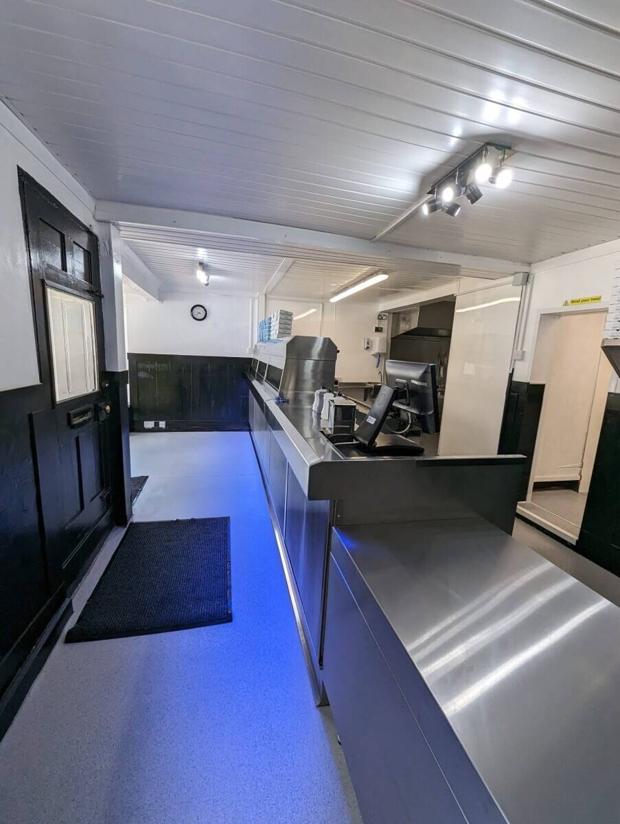 Fish & Chip Shop with 3-Bed Accommodation &ndash; Priced to Sell Quickly Photo 2
