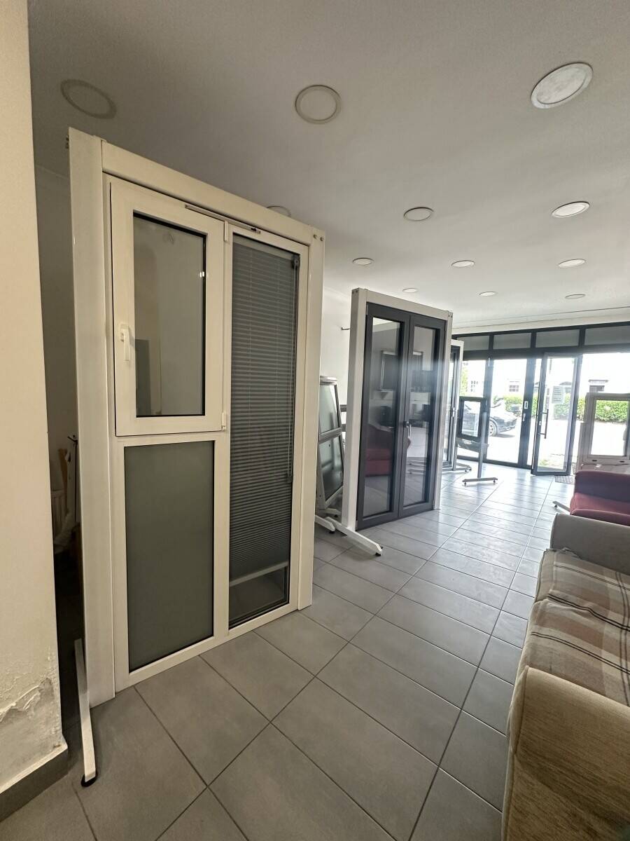 London Glazing & Window Installation Business with Showroom Photo 3