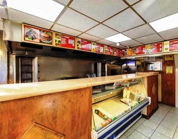 6 Day Opening Fast Food Takeaway specialising In Kebabs, Chicken And Burgers for Sale