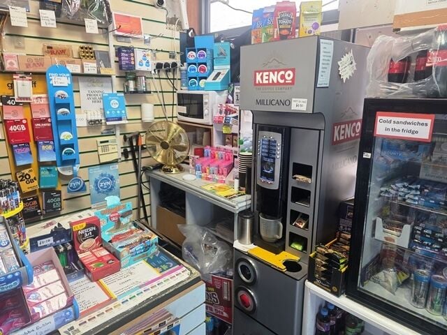 Kiosk selling Counter News, Confectionery, Tobacco, Vapes, Sandwiches, Teas & Coffees for Sale