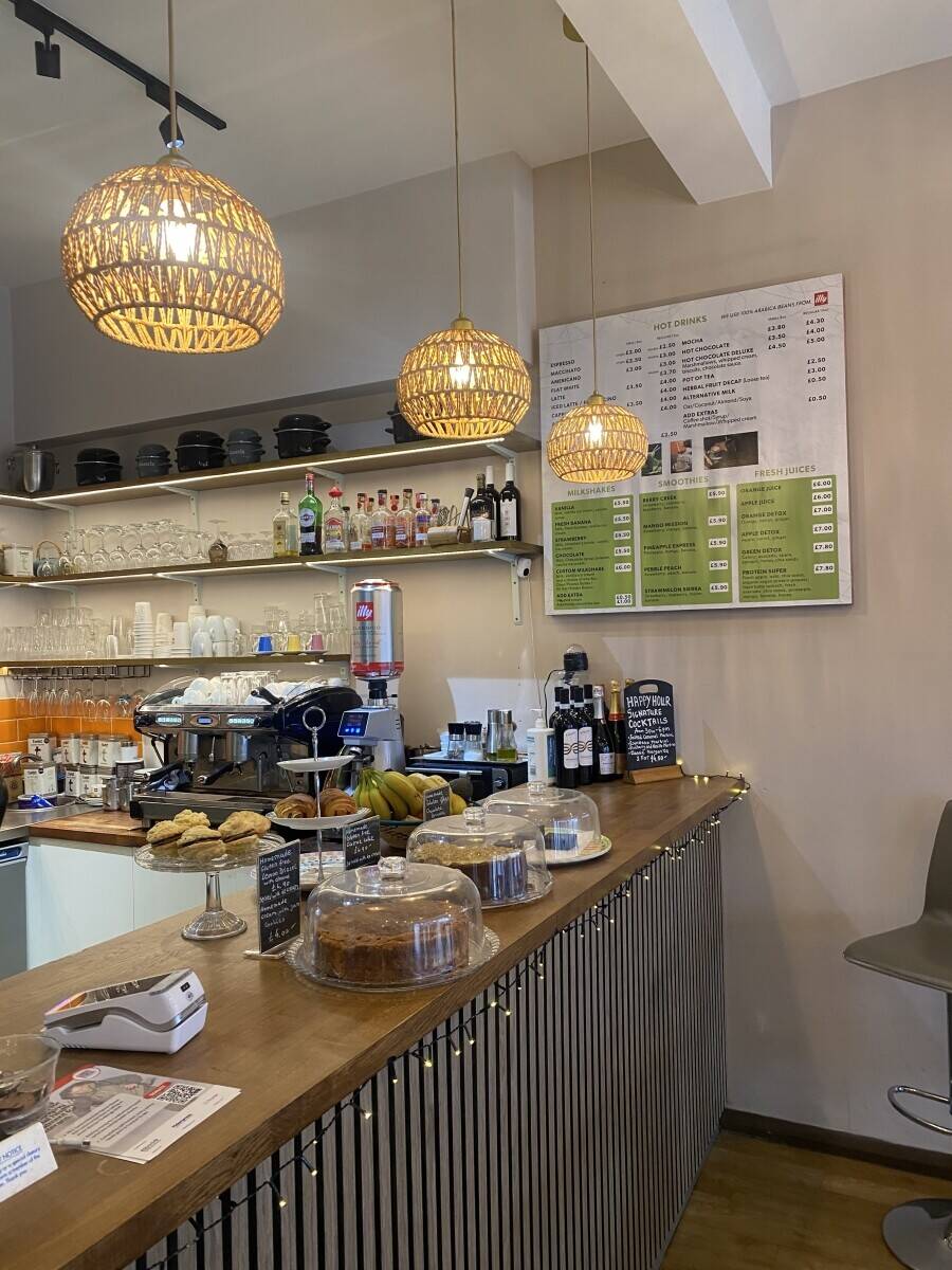 Well-established Mediterranean A3 license and alcohol license restaurant for sale in Epsom, Surrey
