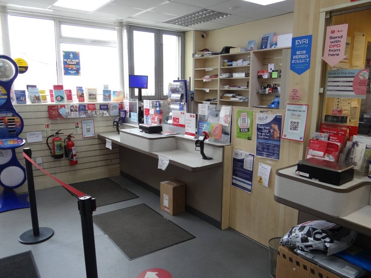 Freehold Mains Post Office with 4 S.C Flats