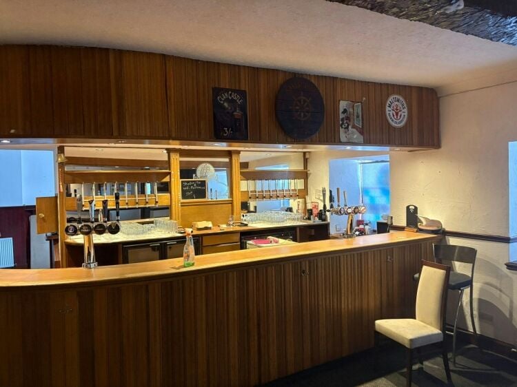 Closed Bar/Restaurant Space - Great Location Seeking Property Buyer Or New Tenant Photo 2