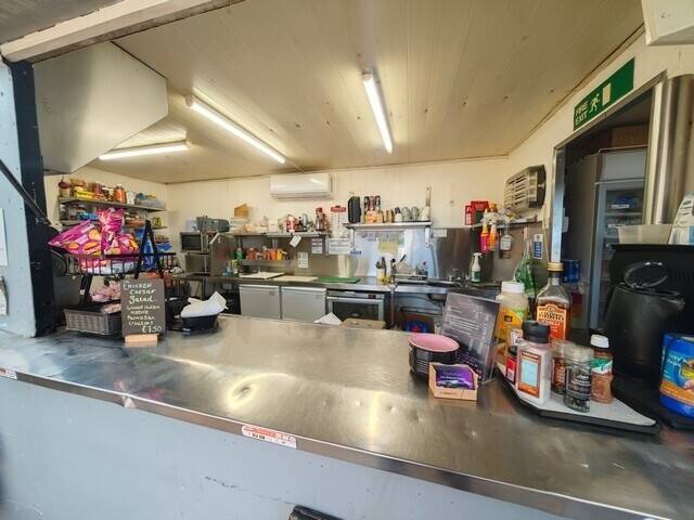 JUST REDUCED FULL A3/A5 TAKEAWAY CABIN £29,999 plus SAV – LEASEHOLD  – SOUTHEND ON SEA - REF C0105E