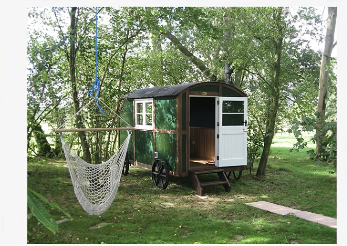 Shepherds hut Company for sale Photo 2