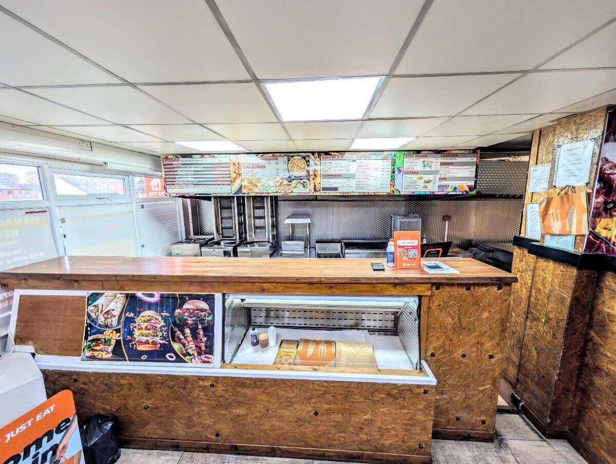 Continental Lunch Box & Kebab - Pizza parlour for sale or to let in Merseyside L 35 area.