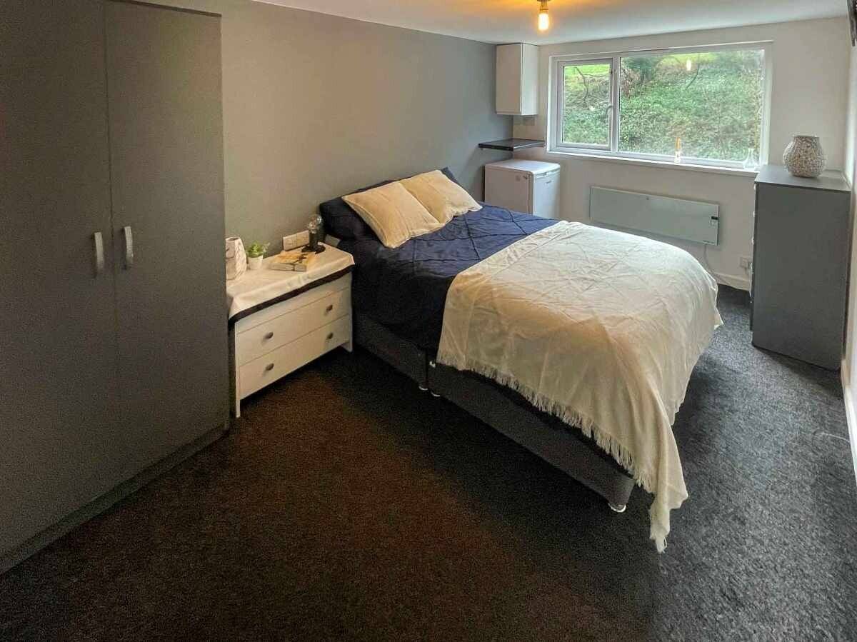 Exceptional Turnkey HMO Investment Opportunity in Torquay Photo 2