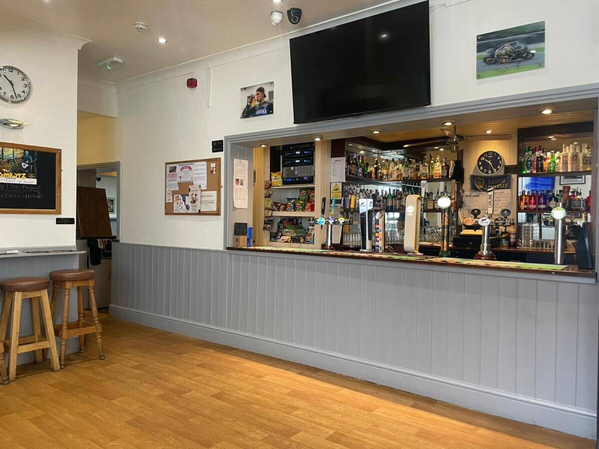 NOTTINGHAMSHIRE - COMMUNITY PUB SITUATED ON A LARGE PLOT