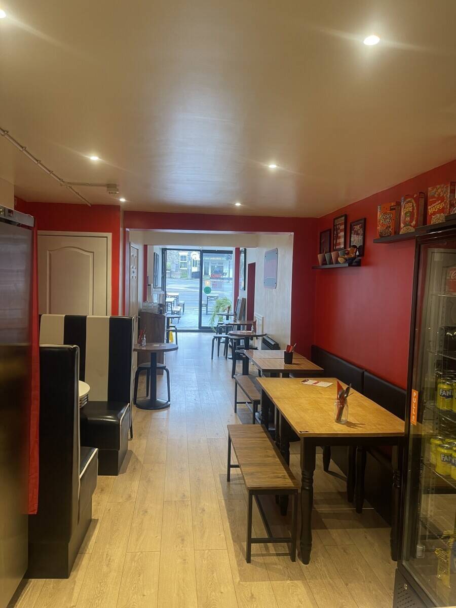 Cafe/restaurant with assets for sale Photo 1