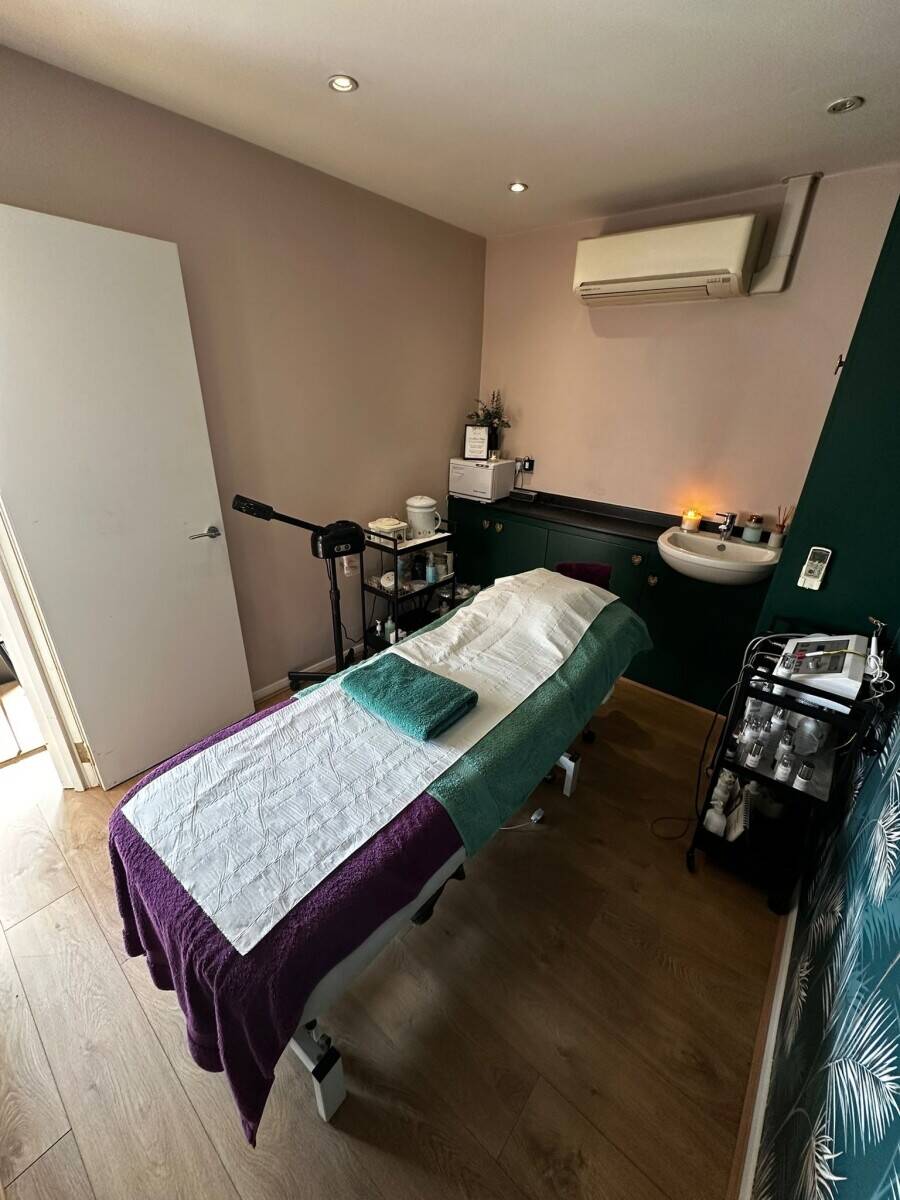 Thriving Beauty Salon in New Malden Photo 2