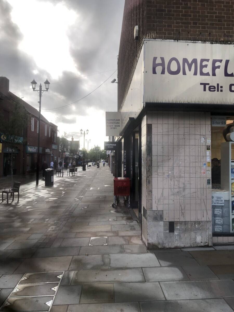 Established Retail Homeflairs Bargain Store for sale Photo 2
